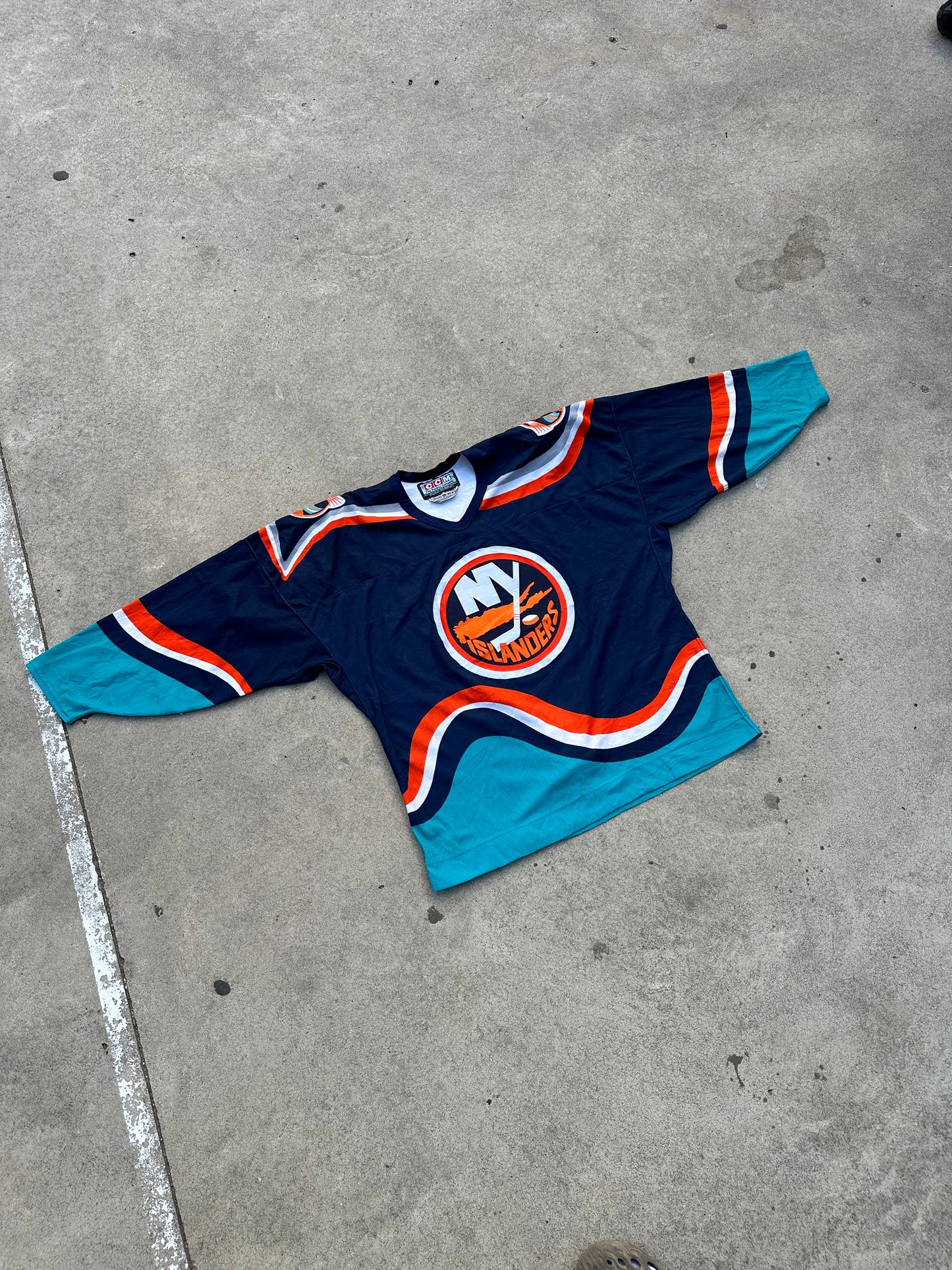 CCM New York Islanders Wave Fisherman NHL Hockey Jersey L 52 Blue