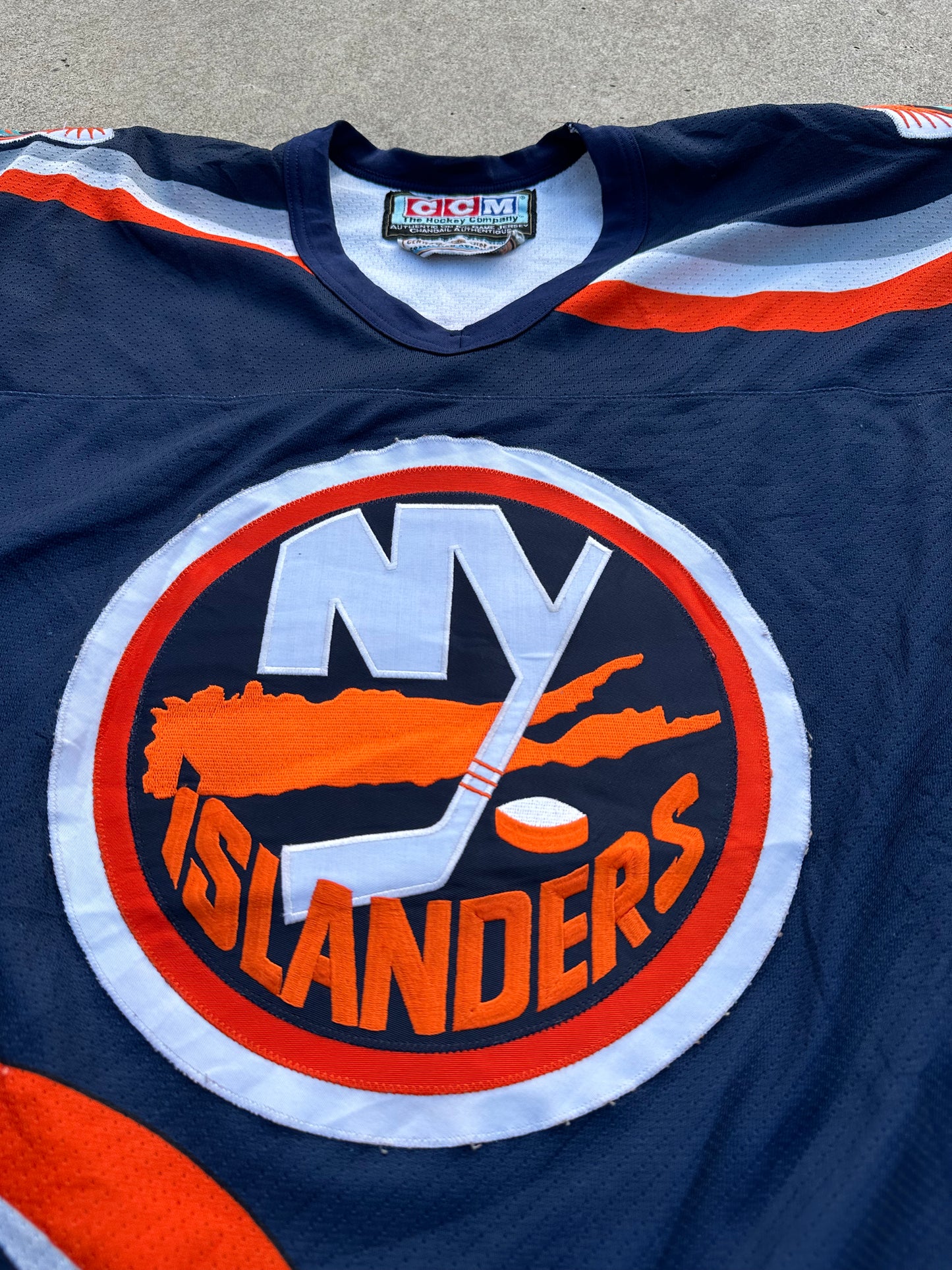 CCM New York Islanders Wave Fisherman NHL Hockey Jersey L 52 Blue