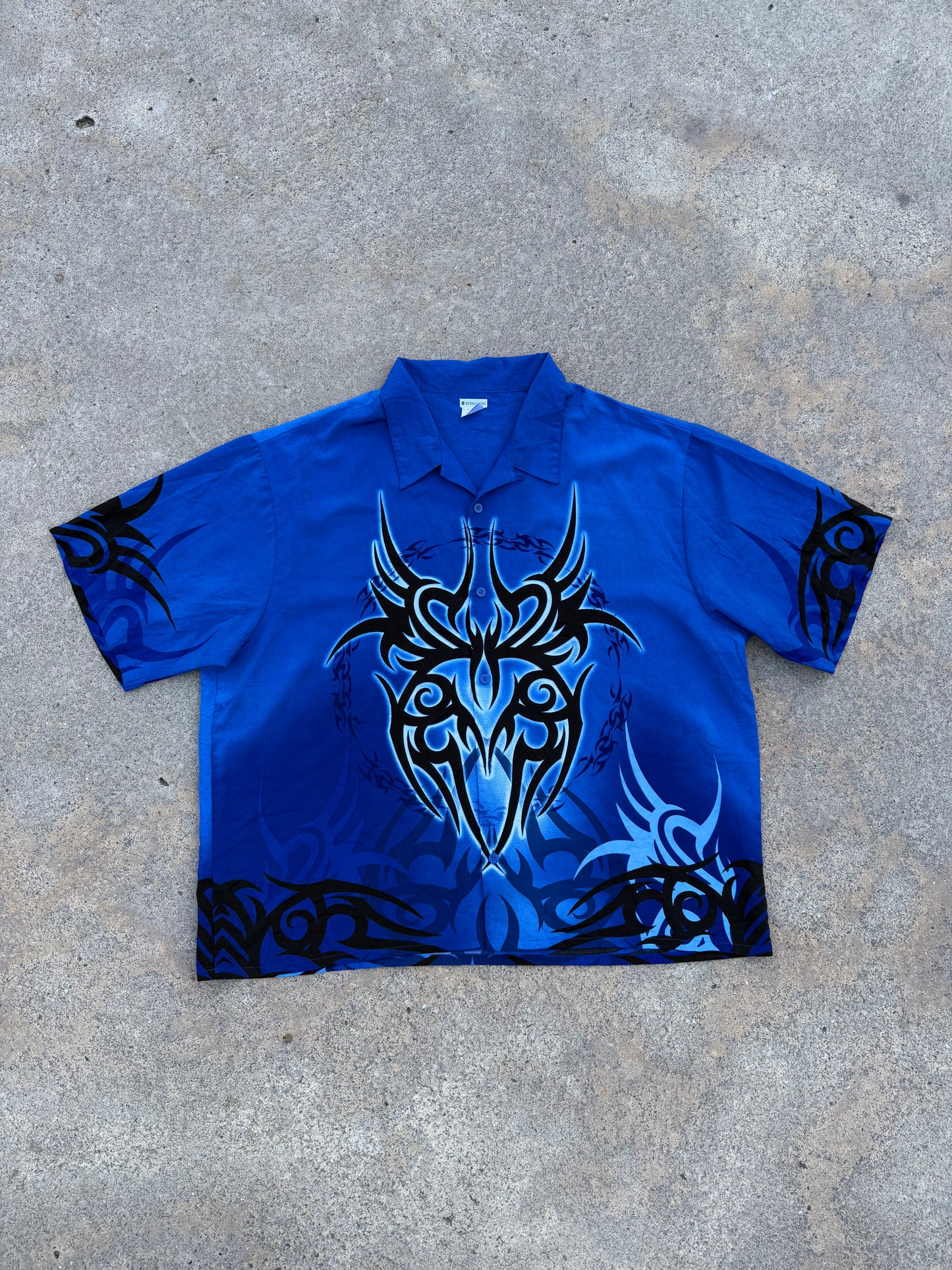 Camisa Vintage NO BOUNDARIES™ Años 2000 Azul Rey Estampado Tribal Abstracto - Talla 3X-LARGE